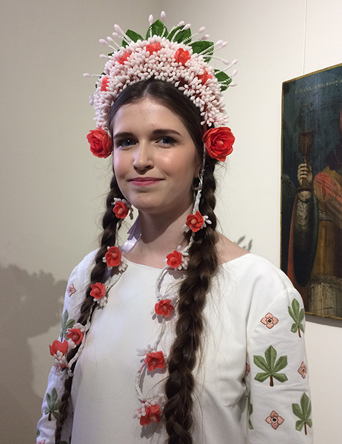 Ukrainian bridal wreaths – vintage wedding headdresses from museum collections