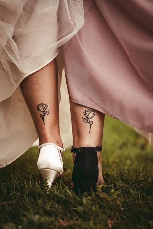 Great bachelorette party idea – matching tattoos
