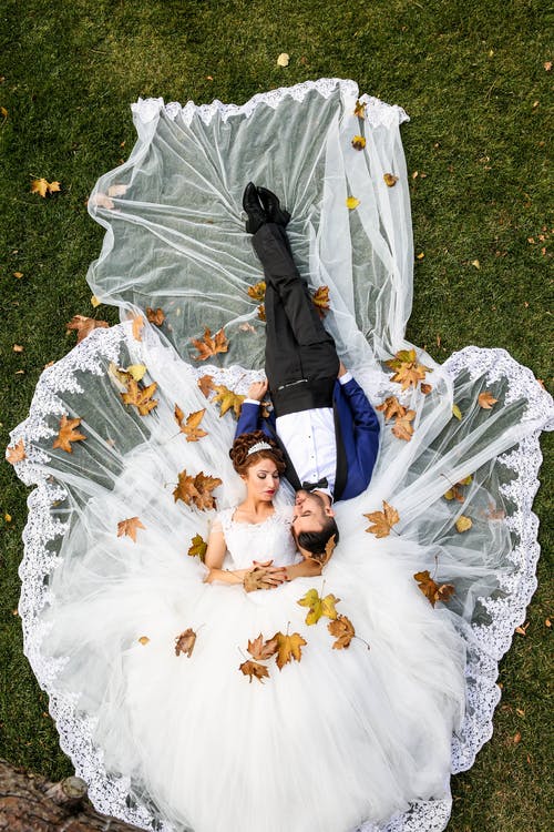 Most spectacular bride and groom wedding photos