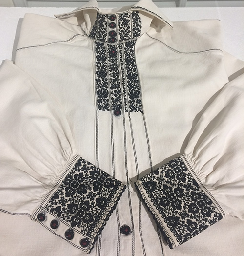 Groom’s wedding embroidered shirt from Ukraine, beginning of the 20th century