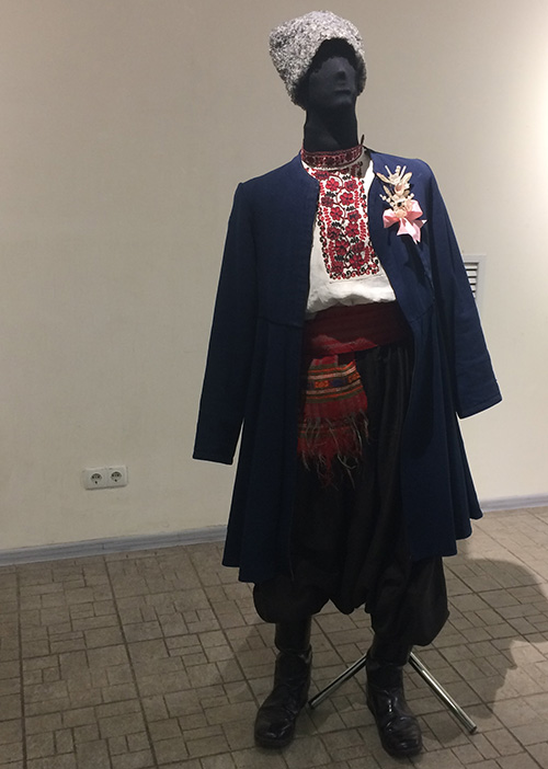 Groom’s wedding outfit from Ukraine, beginning of the 20th century