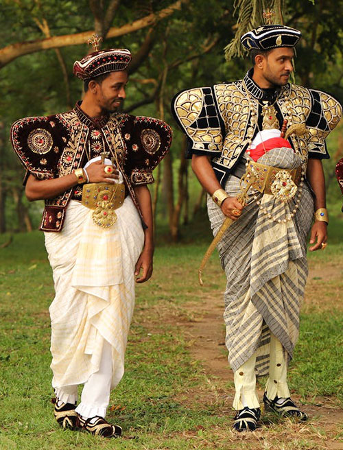 Striking groom’s wedding clothing in Sri Lanka – Nilame Attire