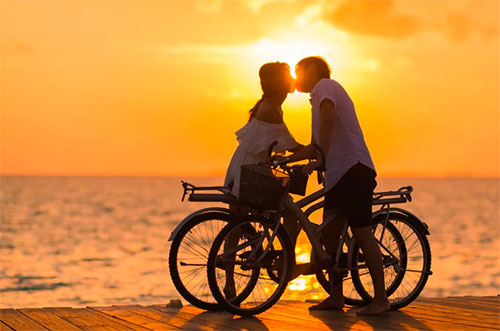What can honeymoon registry wishlist include?