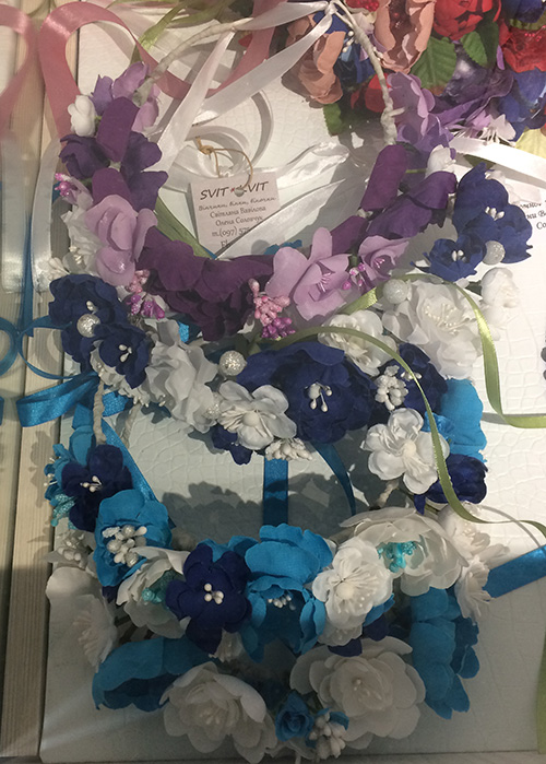 modern eco-friendly wedding wreaths