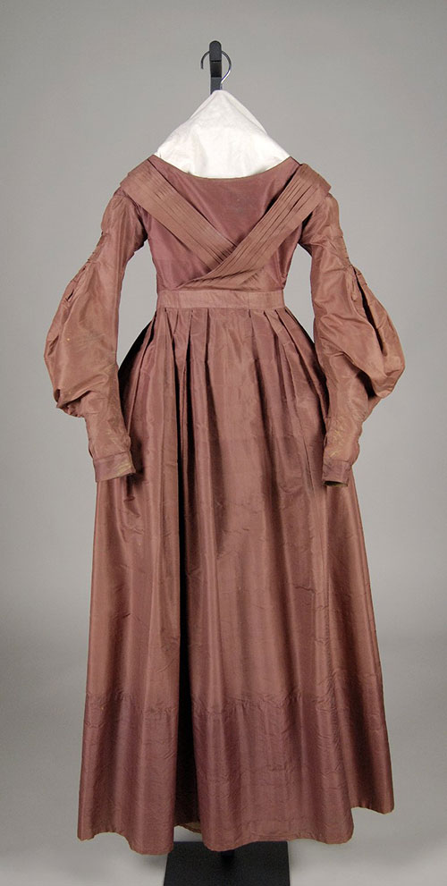 Rosy bridal dress from America, 1837-1840