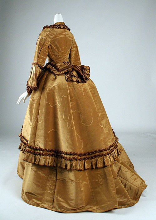American gold wedding attire from 1871