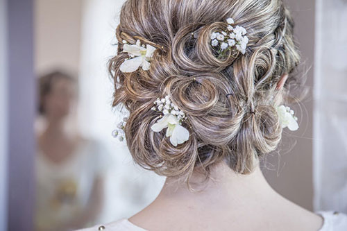 Bridal hairstyle ideas for your inspiration – bun, braid, ponytail, or loose hair