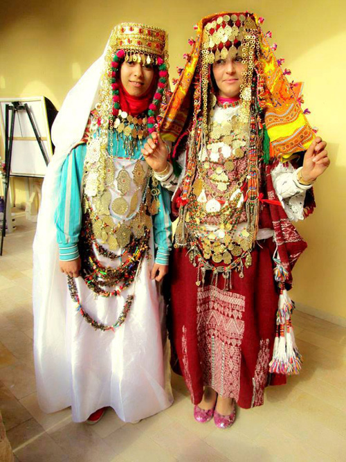 Tunisian women with a lot of jewelry