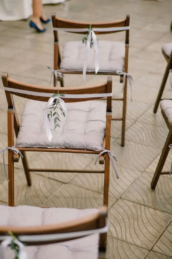 Wedding chair ideas for your inspiration. How to choose and decorate your wedding furniture?