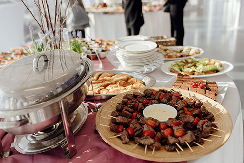 Self-serve buffet. Is it a good way to feed your wedding guests?