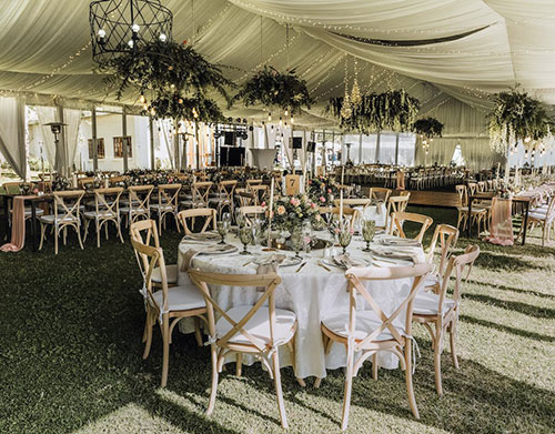 Should I choose simple or fancy wedding chairs?