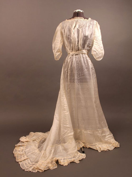 Swedish wedding attire from early 20th century