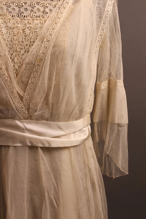 Swedish vintage wedding clothes from early 20th century