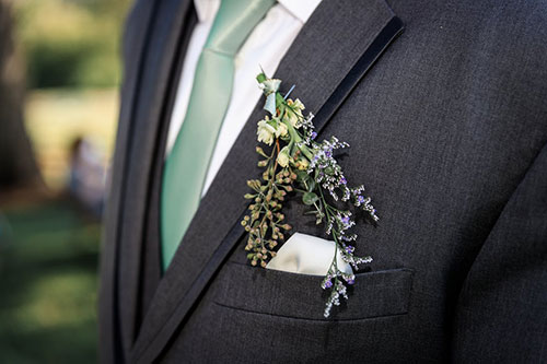 New interesting idea for wedding boutonniere